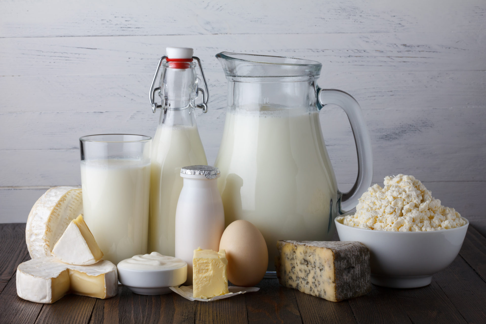 Dairy products перевод. Молочные продукты. Молоко сыр. Молочные продукции. Молоко и кисломолочные продукты.